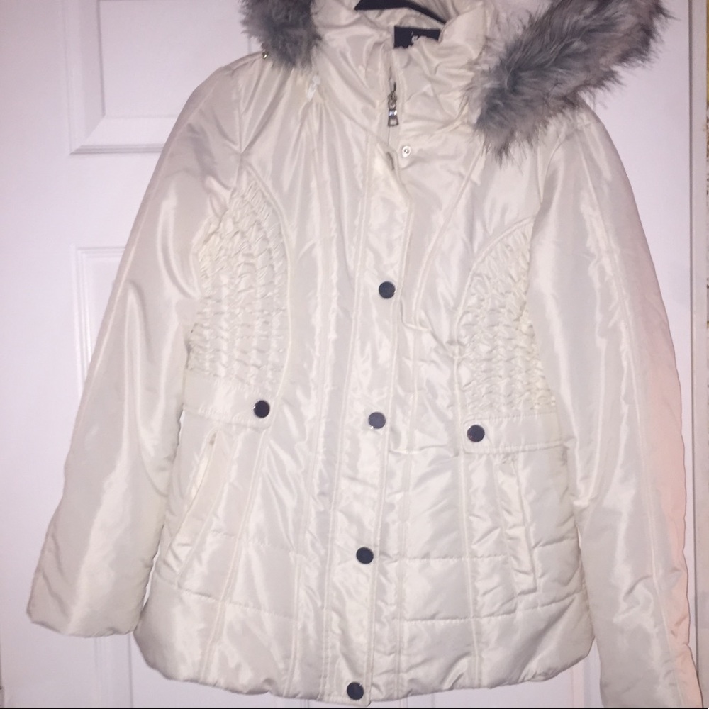 White D.E.T.A.I.L.S Winter Jacket (Size M)